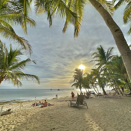 Coco Grove Beach Resort, Siquijor Island Esterno foto Sunset at the beach