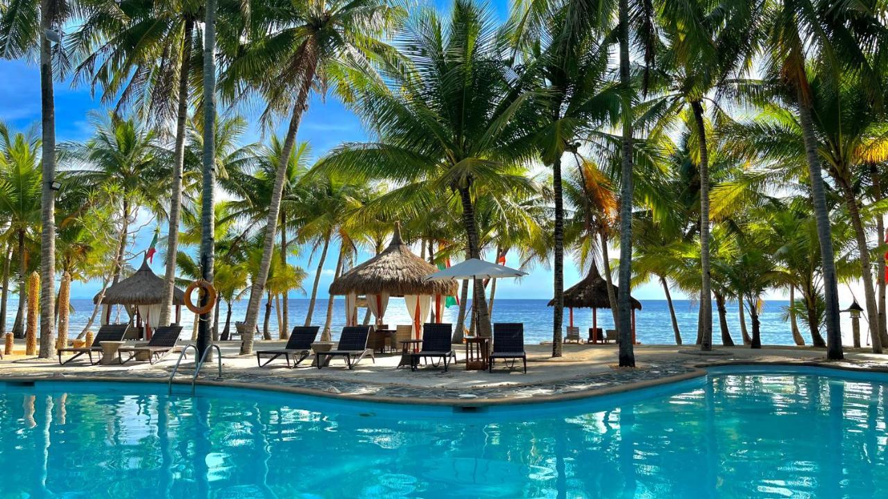 Coco Grove Beach Resort, Siquijor Island Esterno foto A resort in Boracay