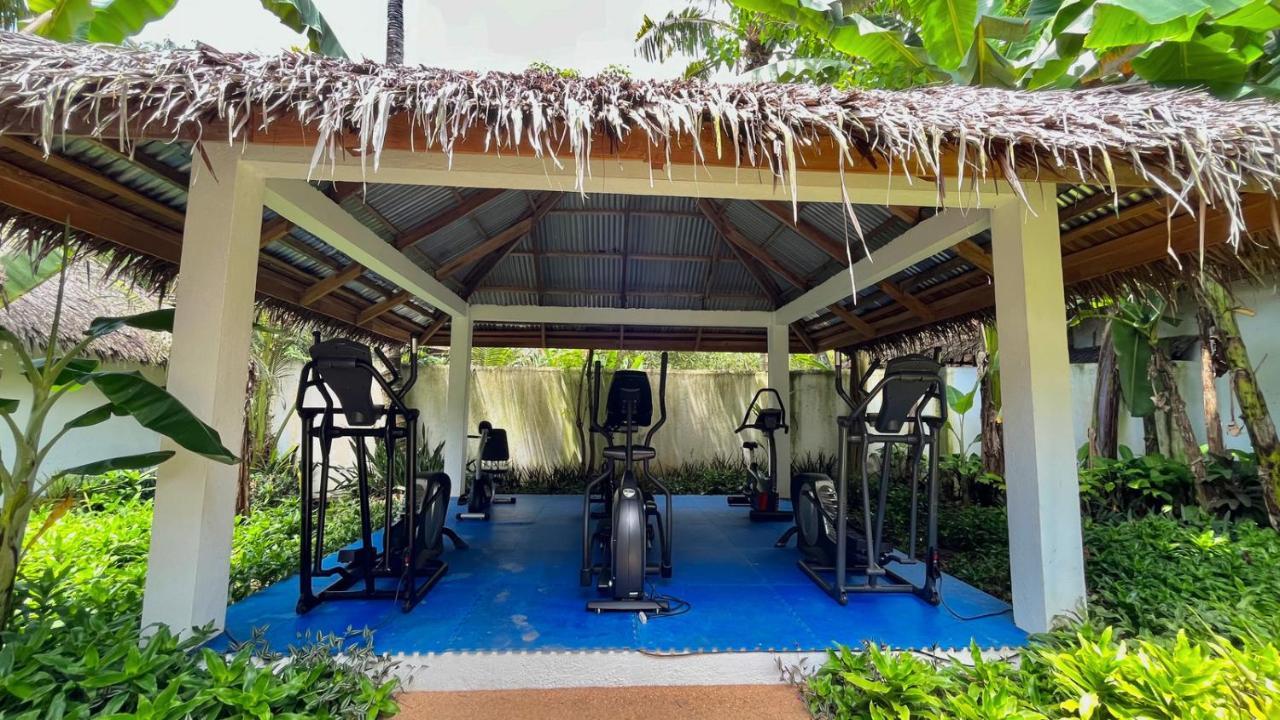Coco Grove Beach Resort, Siquijor Island Esterno foto The gym at the resort