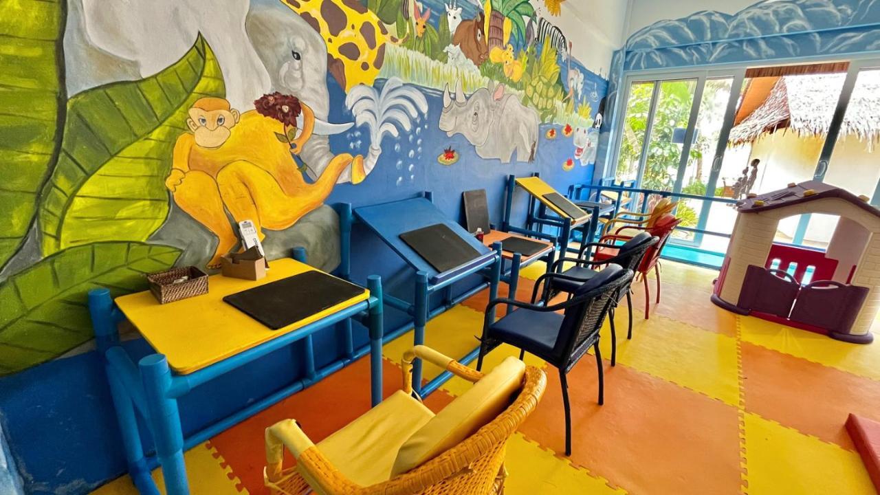 Coco Grove Beach Resort, Siquijor Island Esterno foto The Children's Museum of Oakville