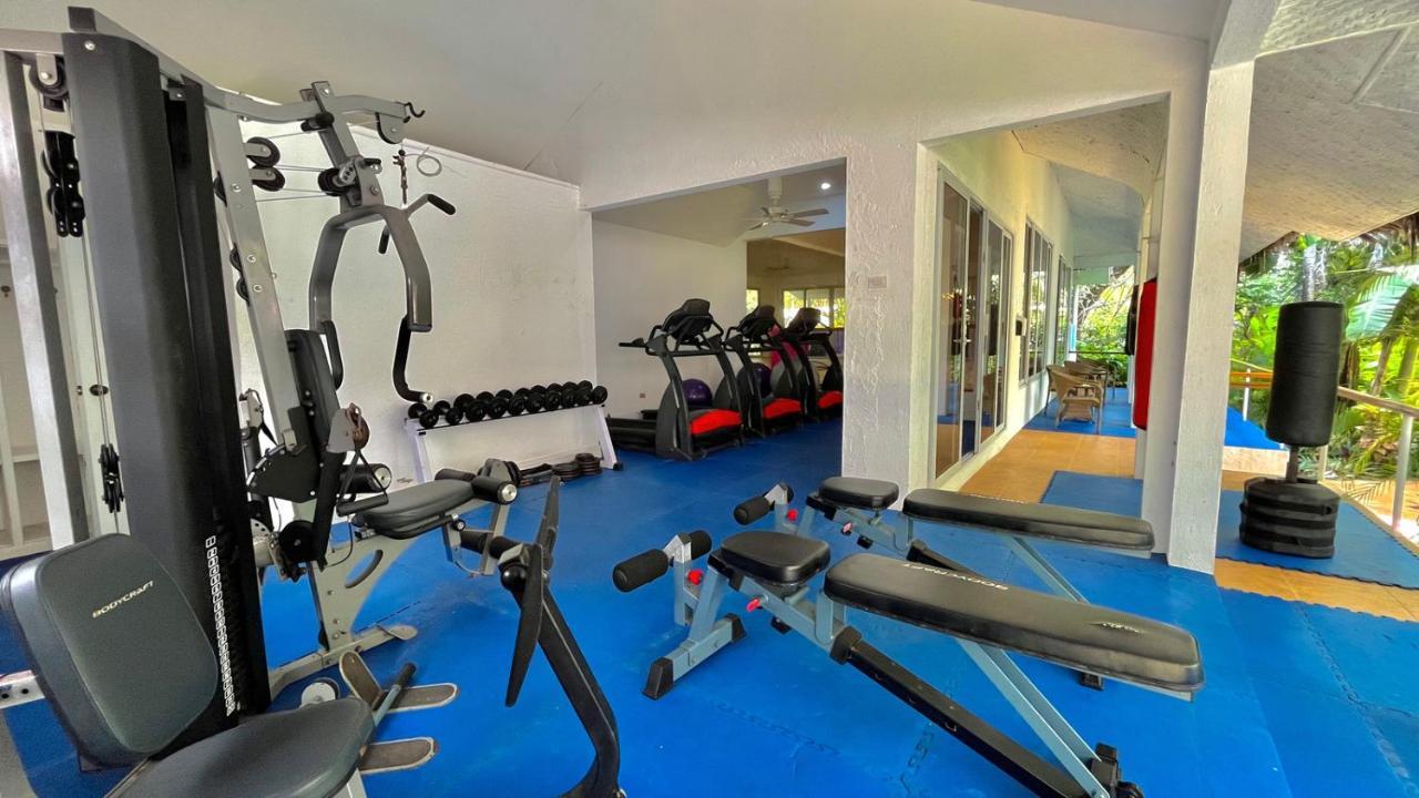 Coco Grove Beach Resort, Siquijor Island Esterno foto The gym at the hotel