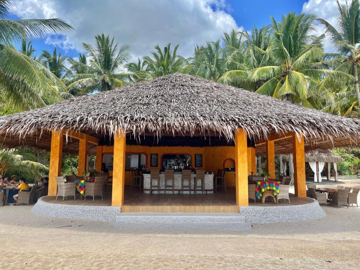 Coco Grove Beach Resort, Siquijor Island Esterno foto The beach bar at the resort