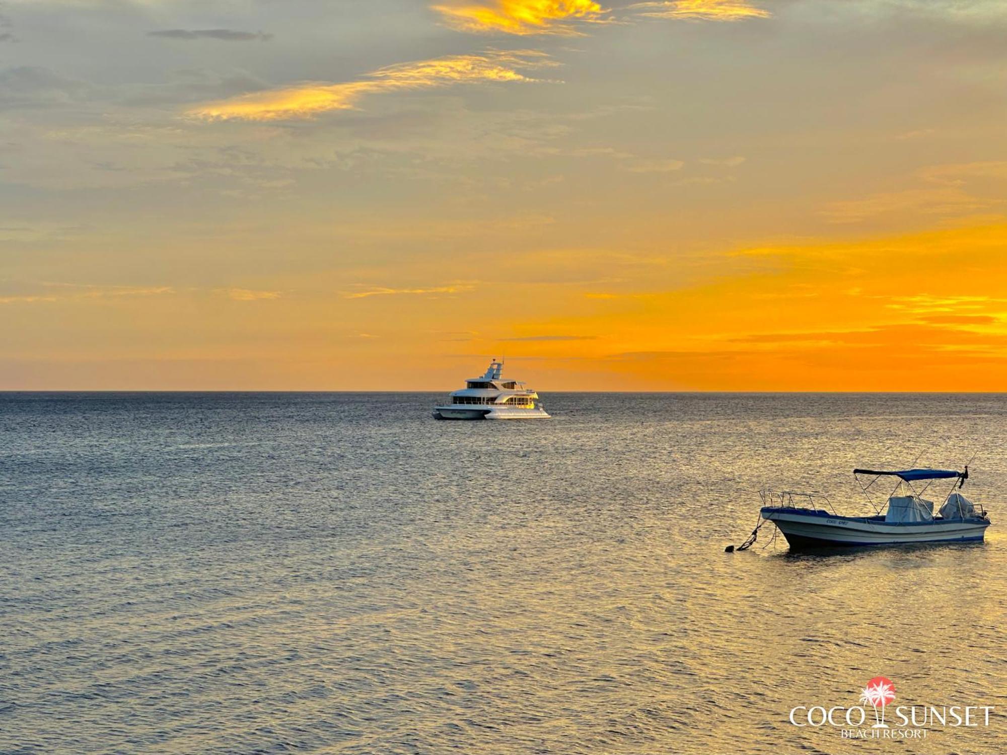 Coco Grove Beach Resort, Siquijor Island Esterno foto Sunset at the Gulf of Naples